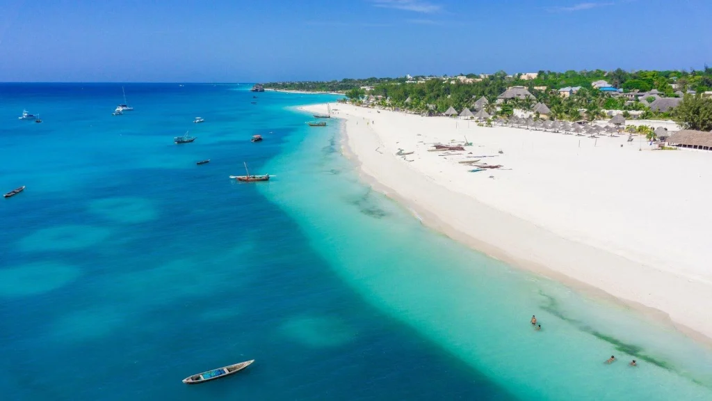 10 DAYS BEST OF KENYA PRIVATE SAFARIS WITH BEACH